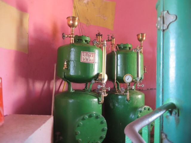 These are the pressurizing tanks that push the kerosene fuel up to the lantern. Jeffrey fills the tanks and pressurizes them each night.