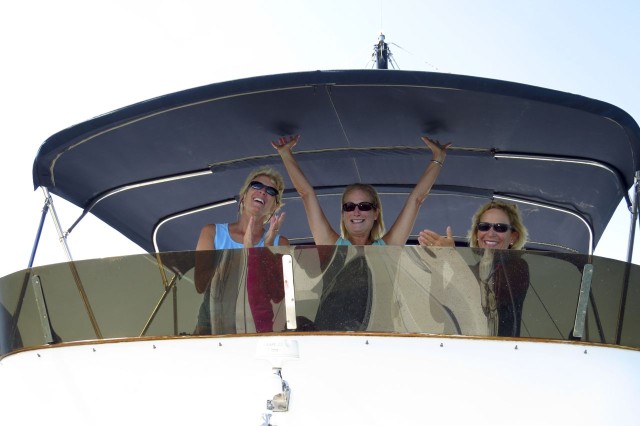 Guess who brought the boat out to the mooring for our celebration?? Yes siree- me! With my girlfriends for moral support.