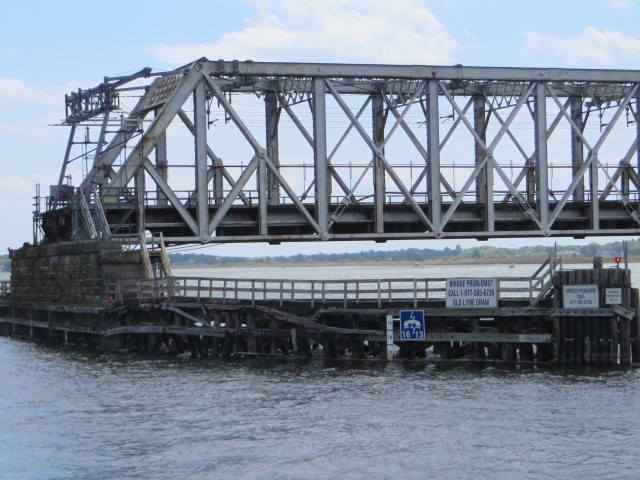 Old Lyme Railroad Bridge clearance
