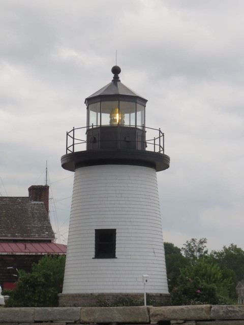 Like the original on Nantucket, which has a 1,300 candlepower electric light and is visible for ten miles, the Brant Point Lighthouse replica contains a fourth-order Fresnel lens.  lowest lighthouse in New England with its light only 26 feet above sea level.