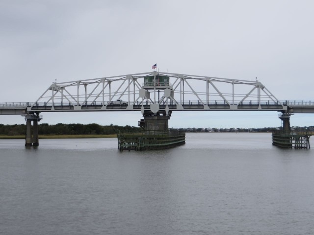 The Ben Sawyer Bridge is the last one before we enter Charleston Harbor. This time we don't have to request an opening.