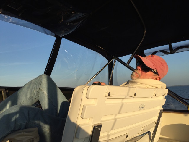 With autopilot, the Captain can relax and just keep a watch on the surroundings. 