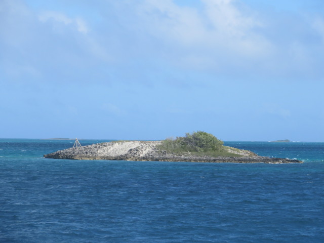 This little rocky spit of an island is called Point Set Rock, lying off the northeast point of Matt Lowes Cay. It's the crossroads of the "Hub of Abaco" because all boats must pass in the vicinity of it.