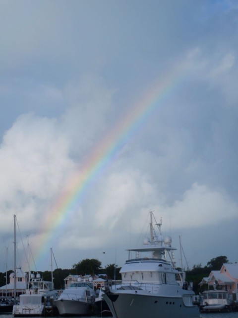 The morning of the eve of New Year’s Eve began with a beautiful rainbow, every color was clearly visible – purple, blue, green, yellow, orange, red, right over the marina.