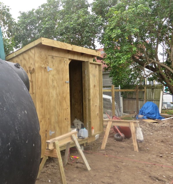 John even built a storage shed. It's a must-have on a building site. Palm Pilot (John and Carol’s catamaran) can’t store all of the building tools and supplies.